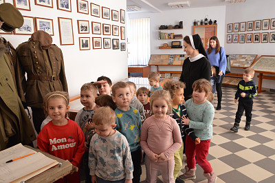 Przedszkolaki w bibliotece